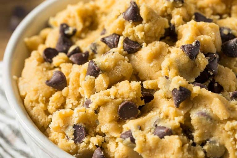 Raw homemade chocolate chip cookie dough, How Long Can You Keep Cookie Dough In The Freezer?