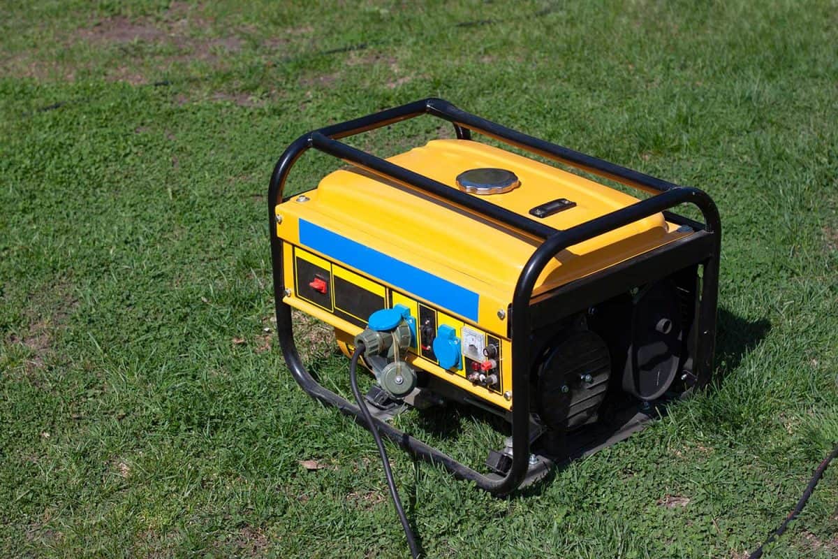 Powerful portable gas or diesel generator to provide electricity
