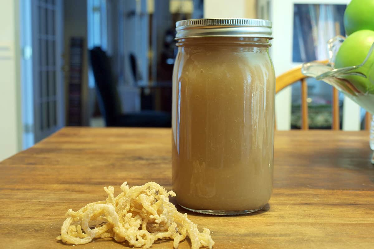 sea moss in a natural, dry state and in a gel form